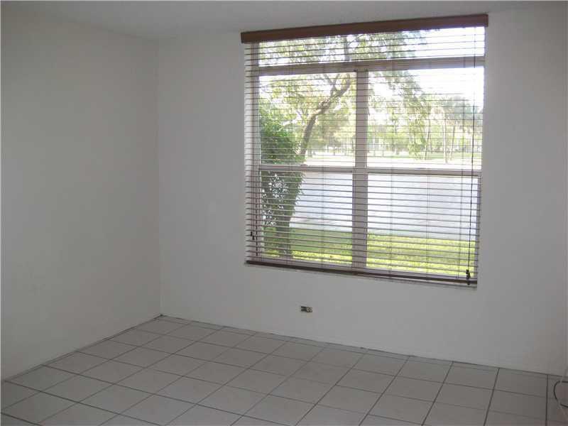 3750 Inverrary Drive 1B, Lauderhill, FL 33319, Lauderhill - Photo 5