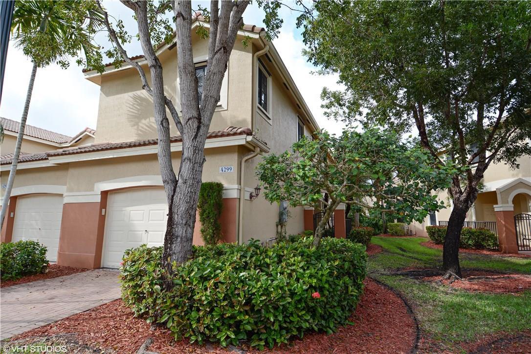 4299 Vineyard Circle 4, Weston, FL 33332, Weston