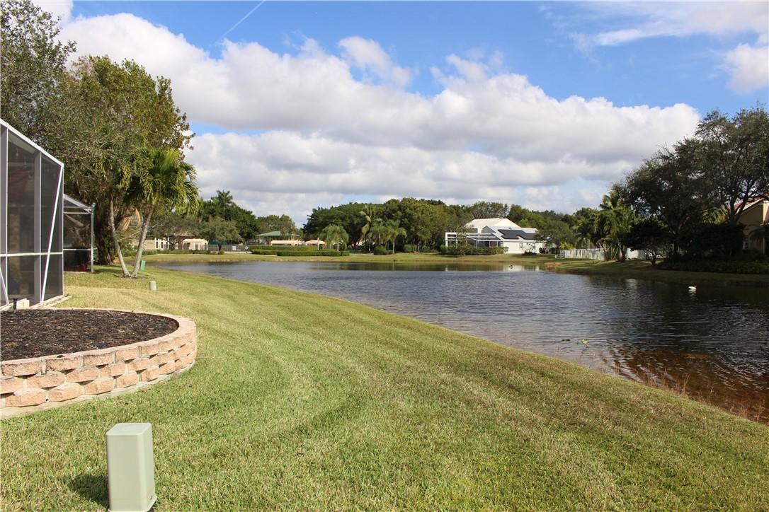 832 Savannah Falls Drive, Weston, FL 33327, Weston - Photo 4