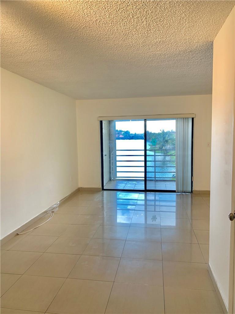 2790 W 60th Street 32, Hialeah, FL 33016, Hialeah