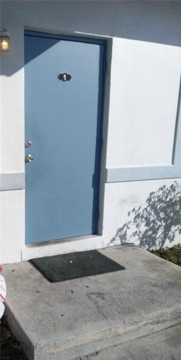 736 NW 14th Terrace 1, Fort Lauderdale, FL 33311, Fort Lauderdale - Photo 3