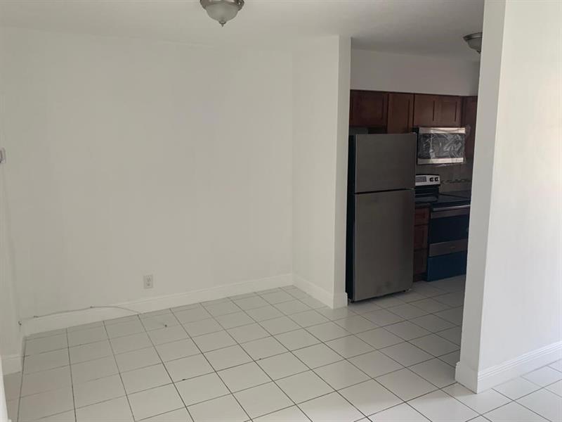 1916 SW 11th Street 11, Fort Lauderdale, FL 33312, Fort Lauderdale - Photo 3
