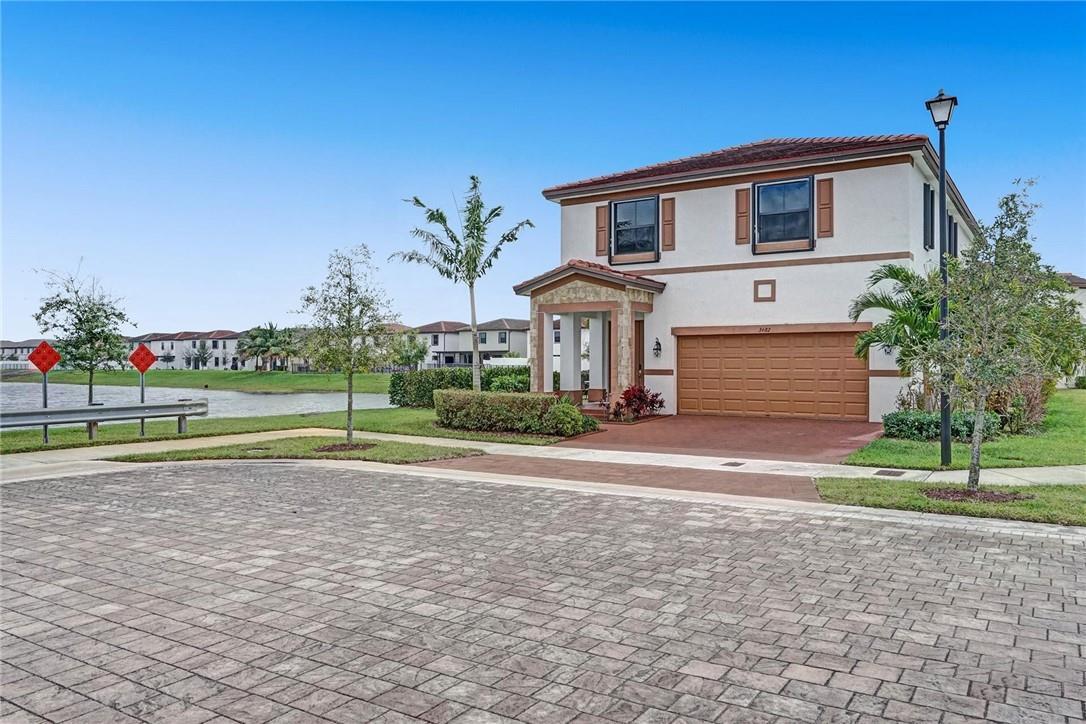 3482 W 101st Terrace, Hialeah, FL 33018, Hialeah - Photo 3