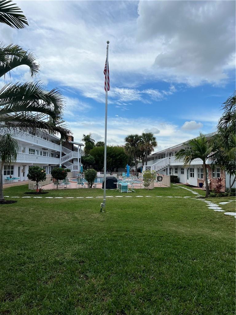 228 Hibiscus Avenue #130, Lauderdale-By-The-Sea, FL 33308, Lauderdale-By-The-Sea - Photo 2