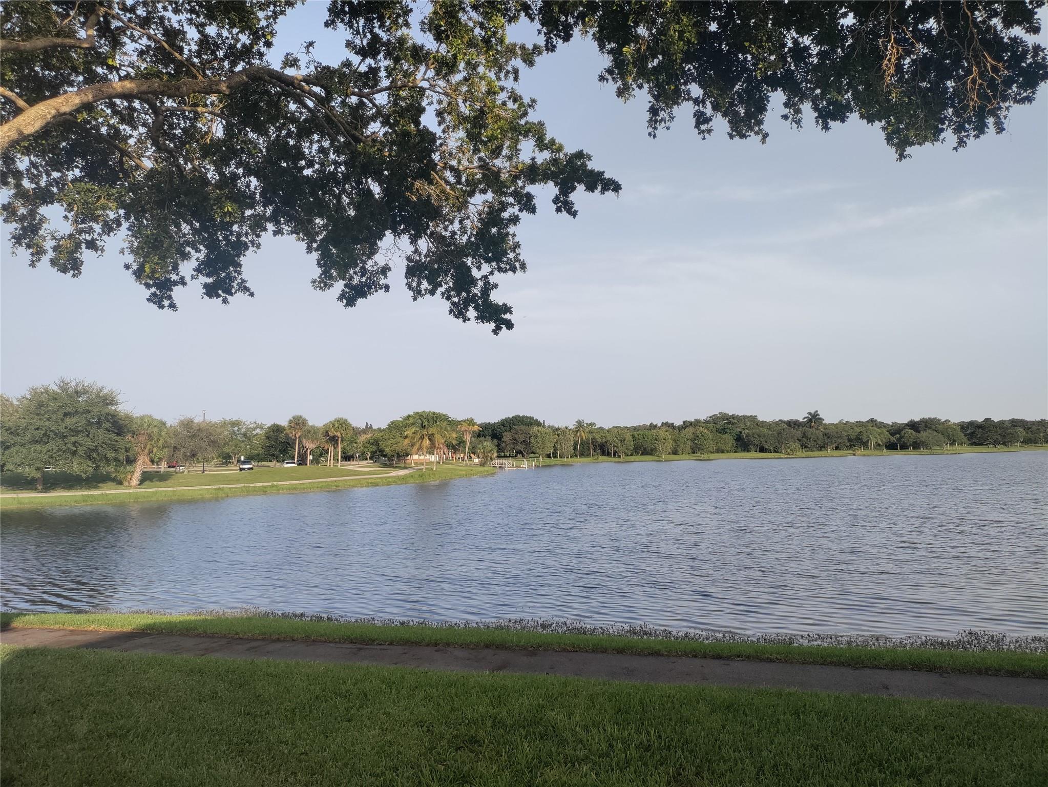 2852 S Carambola Circle 2852, Coconut Creek, FL 33066, Coconut Creek - Photo 4