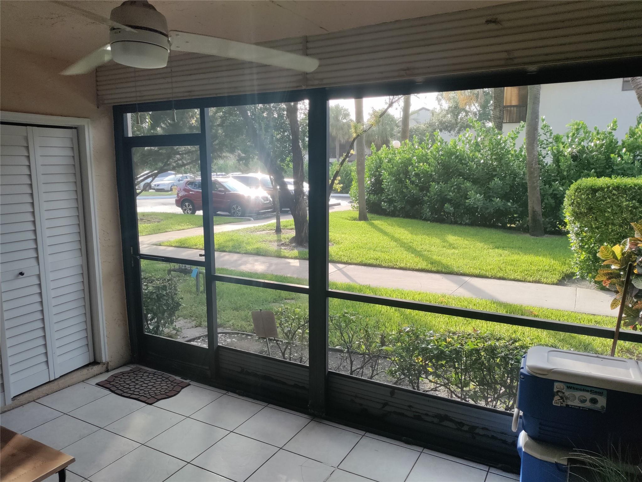 2852 S Carambola Circle 2852, Coconut Creek, FL 33066, Coconut Creek - Photo 5