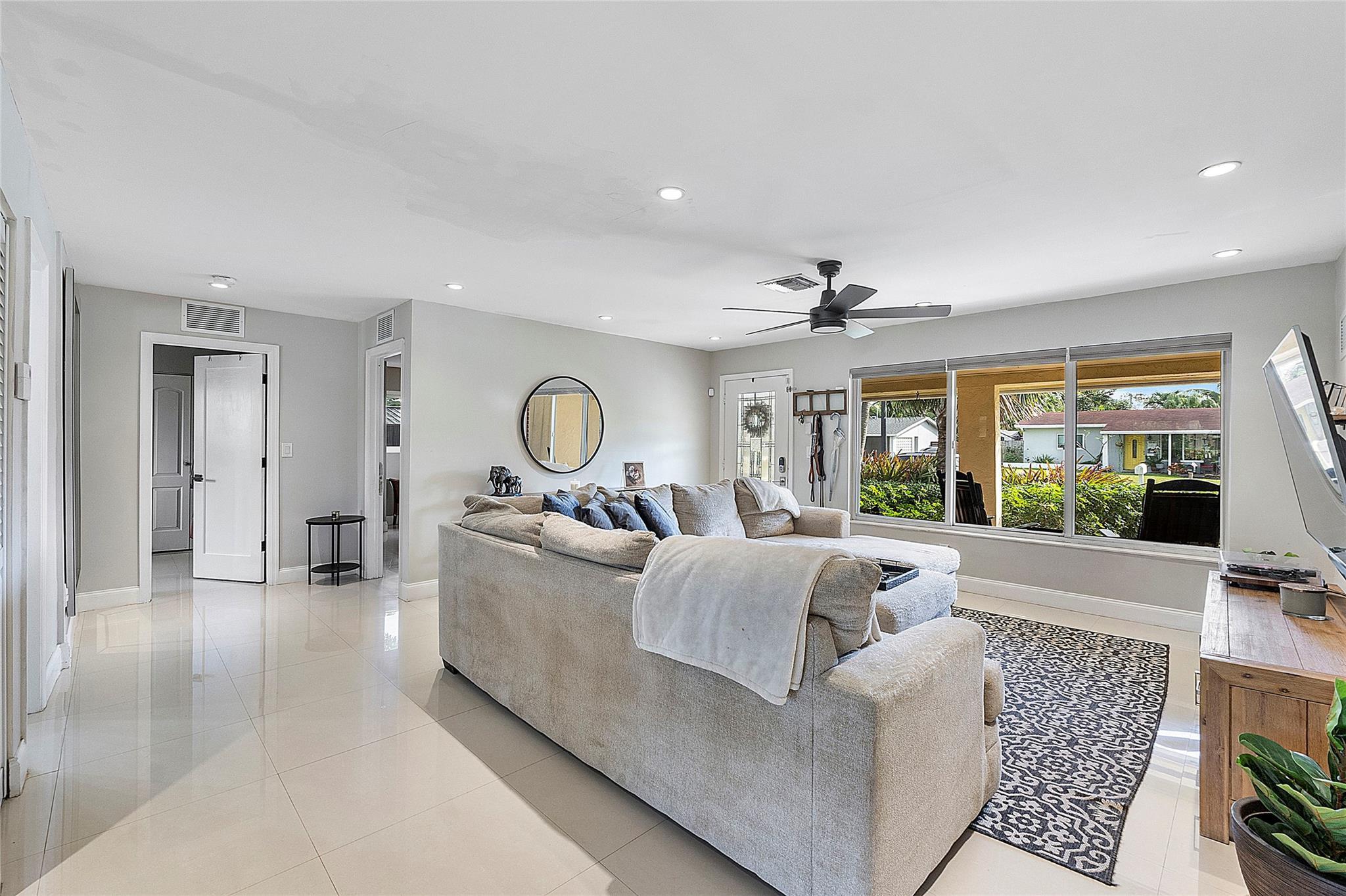1541 NE 34th Street, Pompano Beach, FL 33064, Pompano Beach - Photo 4