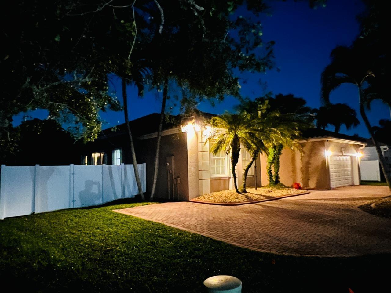 12725 NW 18th Court, Pembroke Pines, FL 33028, Pembroke Pines - Photo 4