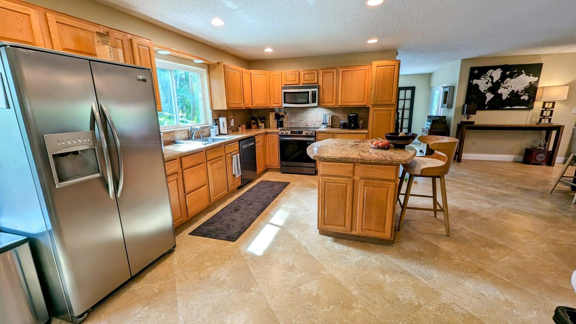 8105 Nutmeg Way, Tamarac, FL 33321, Tamarac - Photo 4