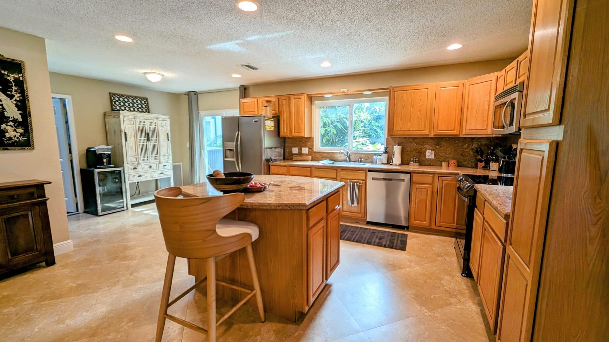 8105 Nutmeg Way, Tamarac, FL 33321, Tamarac - Photo 5