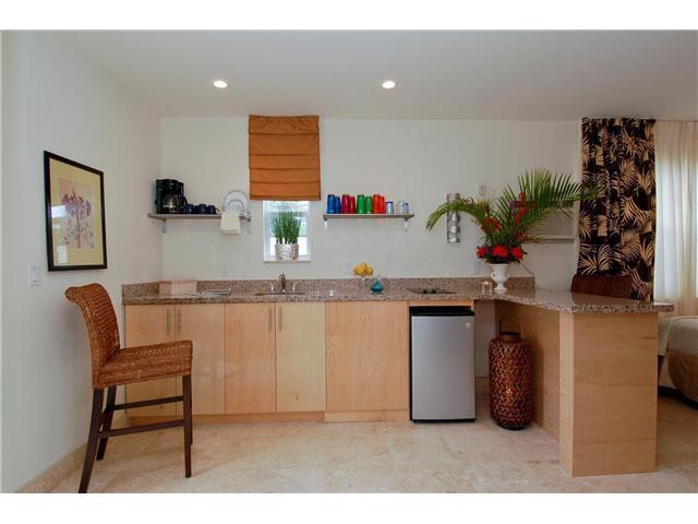 , Lauderdale-By-The-Sea - Photo 5