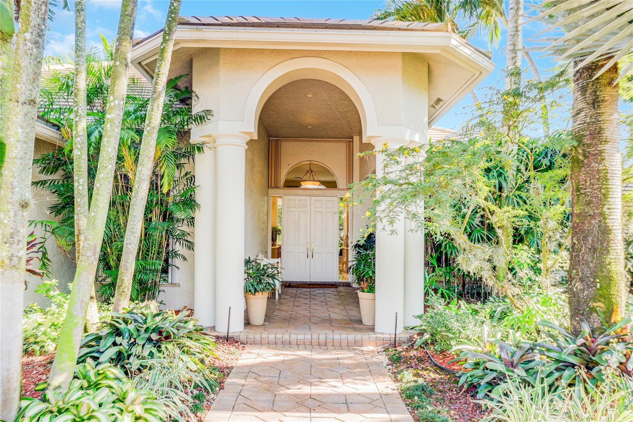 2520 Princeton Court, Weston, FL 33327, Weston