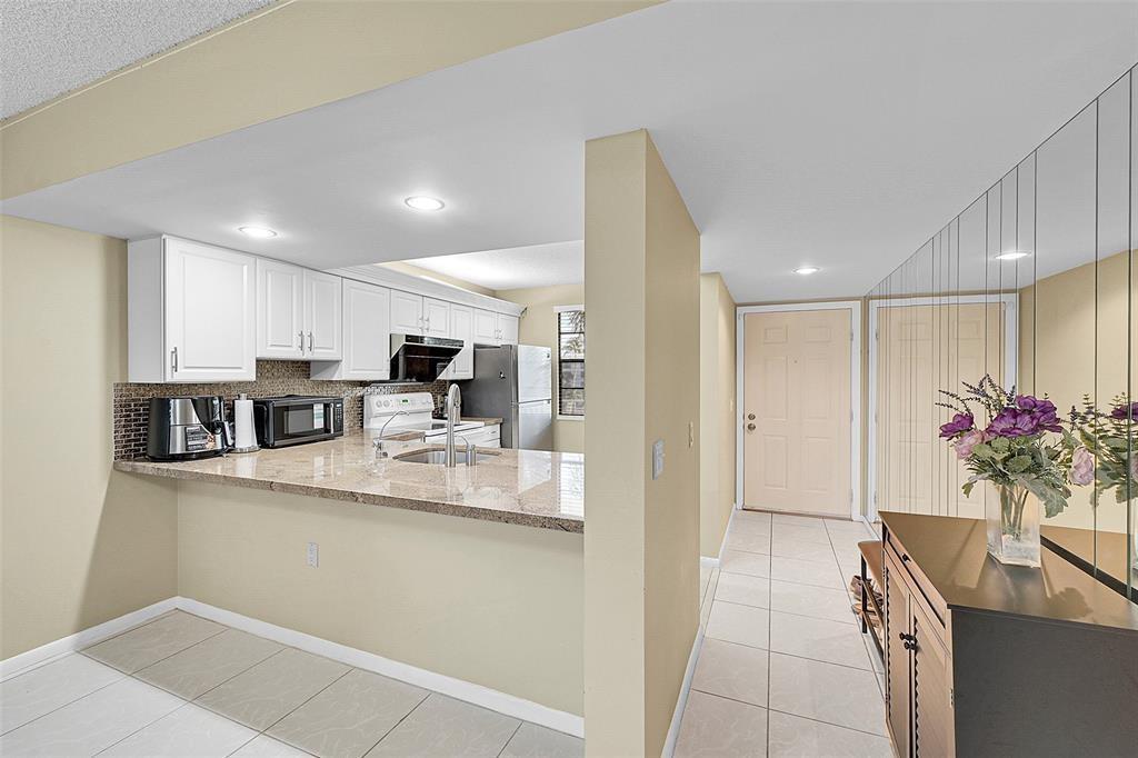 6109 Balboa Circle 305, Boca Raton, FL 33433, Boca Raton - Photo 3