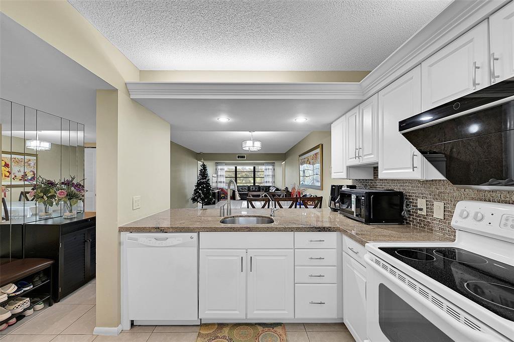 6109 Balboa Circle 305, Boca Raton, FL 33433, Boca Raton - Photo 4