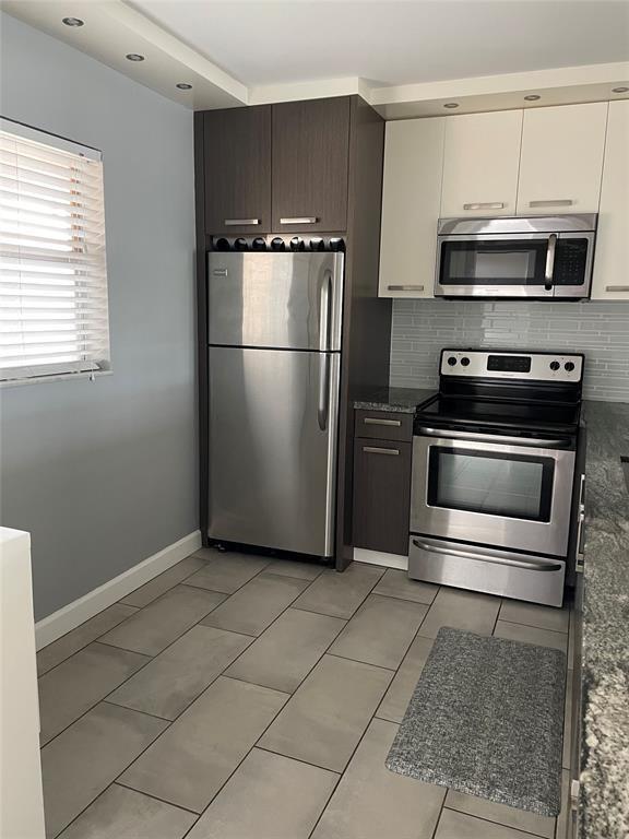 2850 Somerset Drive 404l, Lauderdale Lakes, FL 33311, Lauderdale Lakes - Photo 2