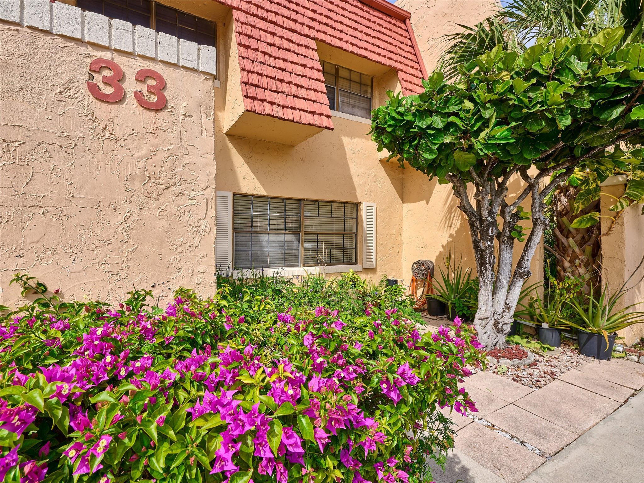 33 Spinning Wheel Lane 33, Tamarac, FL 33319, Tamarac