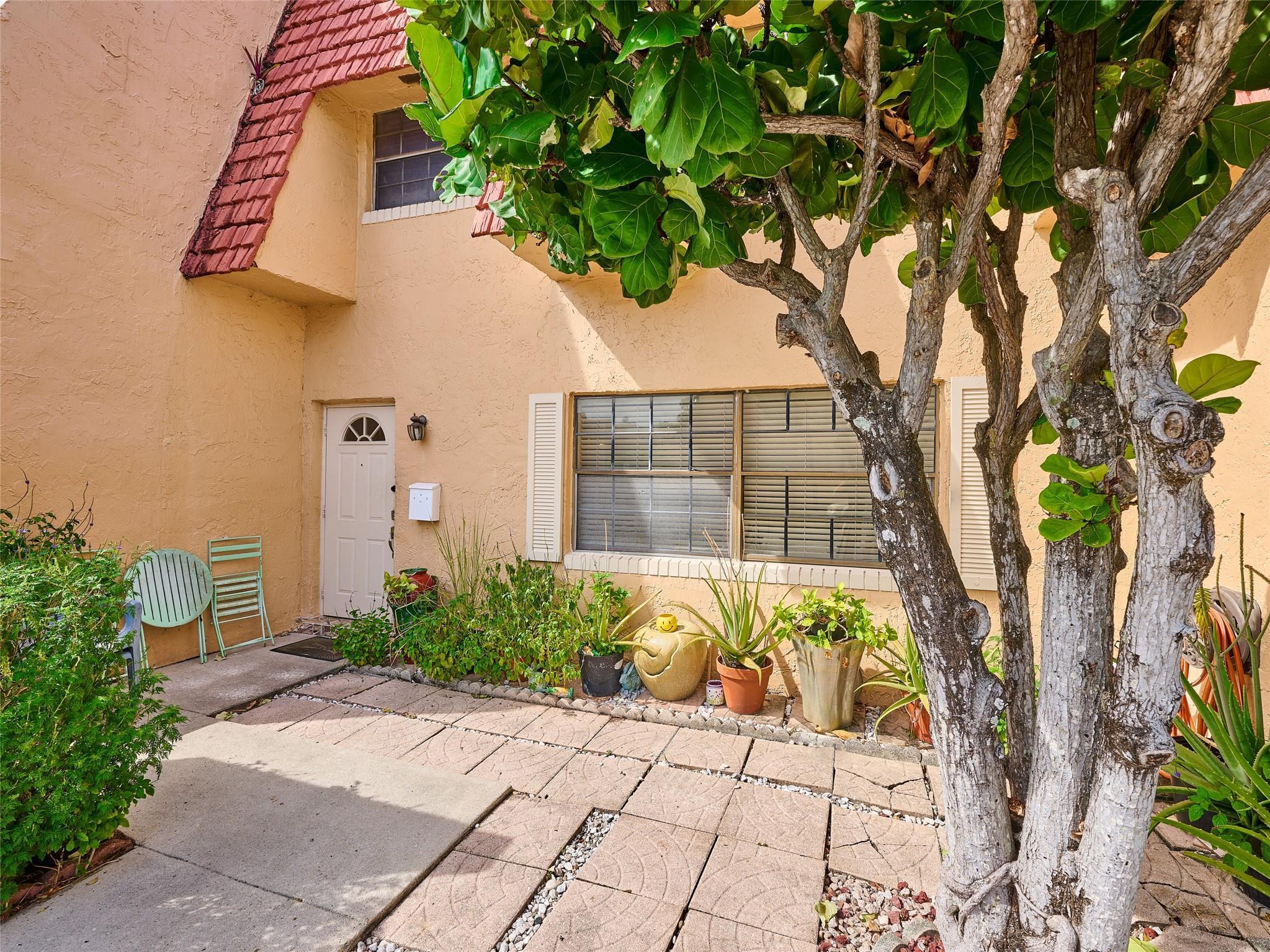 33 Spinning Wheel Lane 33, Tamarac, FL 33319, Tamarac - Photo 3