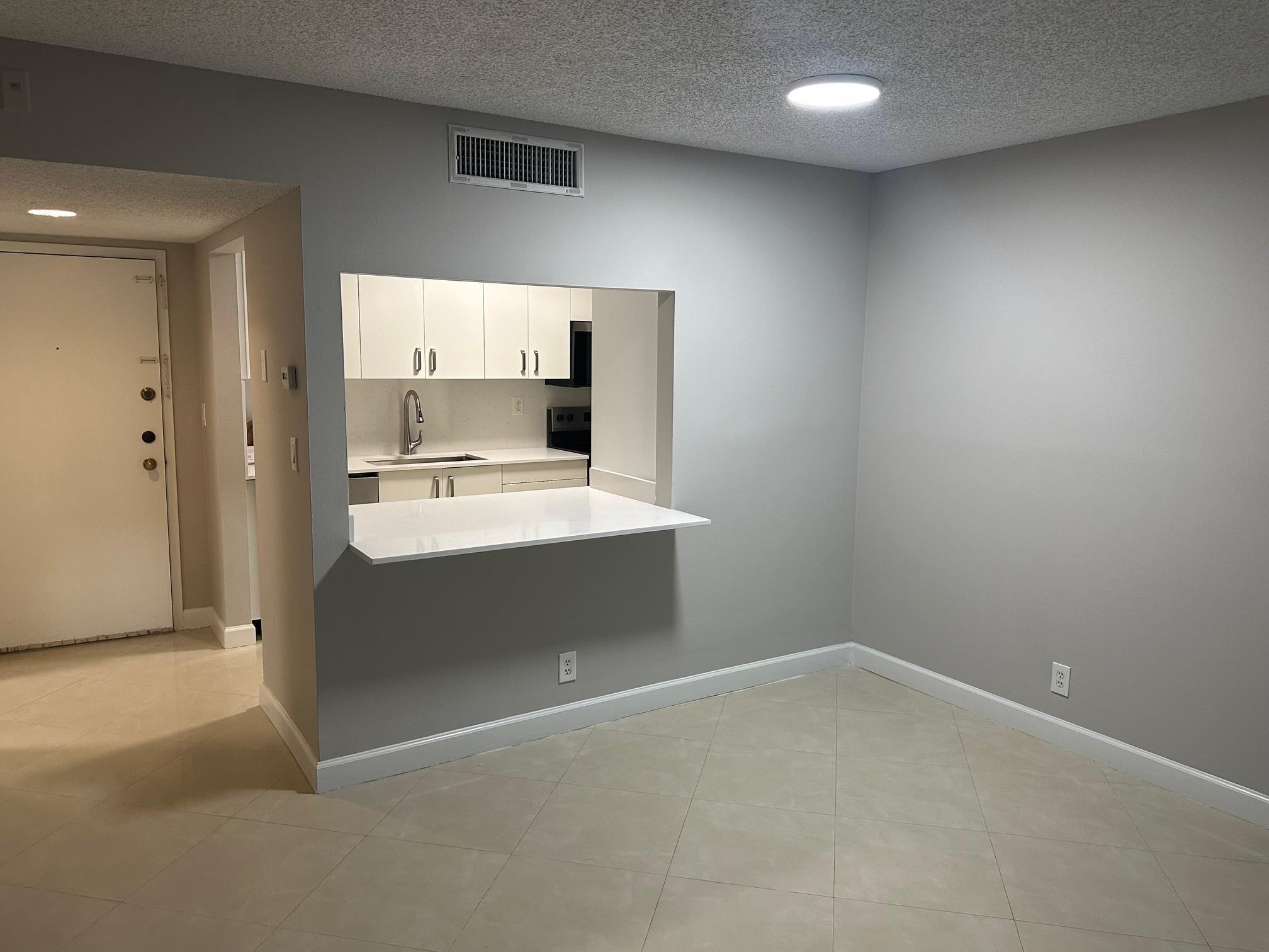 , Weston - Photo 3