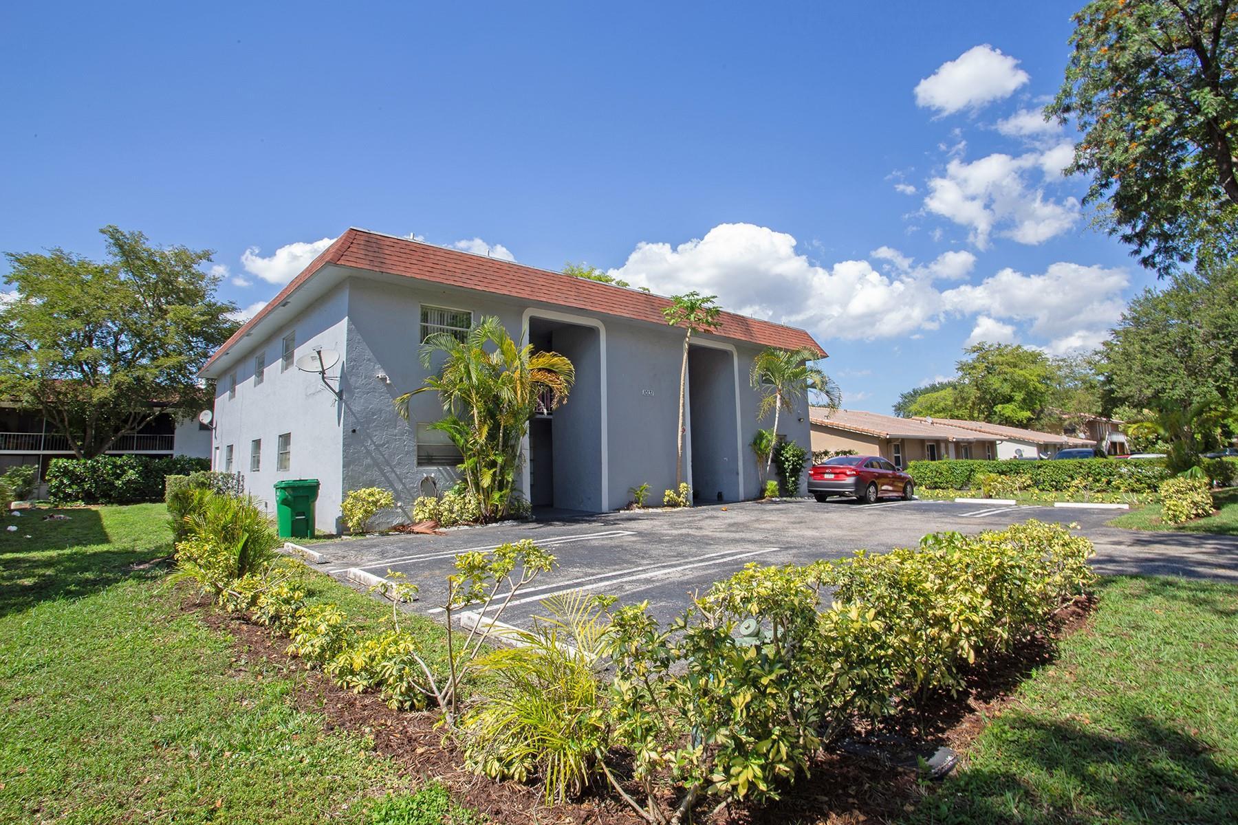 , Coral Springs - Photo 2