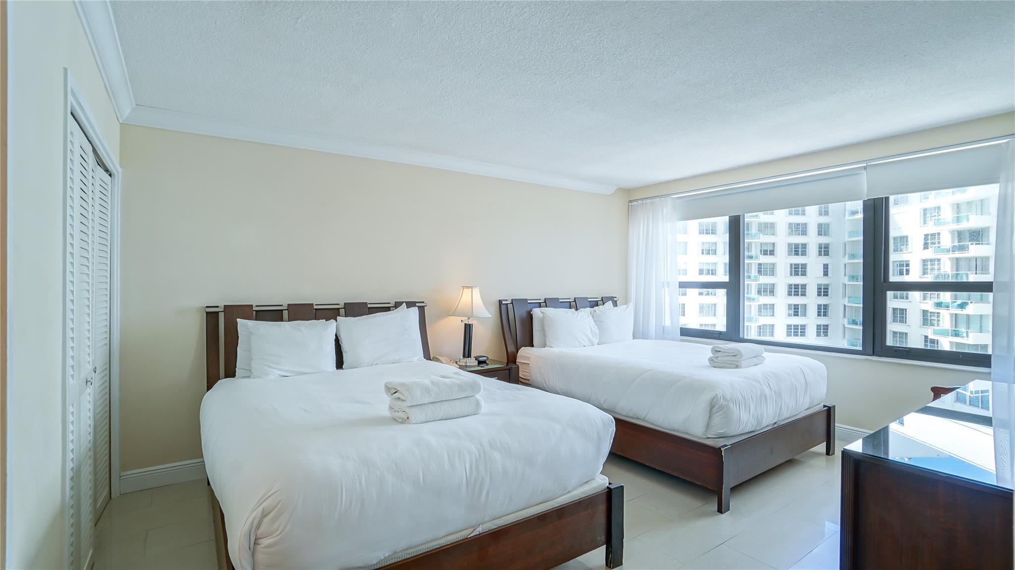 5225 Collins Avenue 1417, Miami Beach, FL 33140, Miami Beach - Photo 4