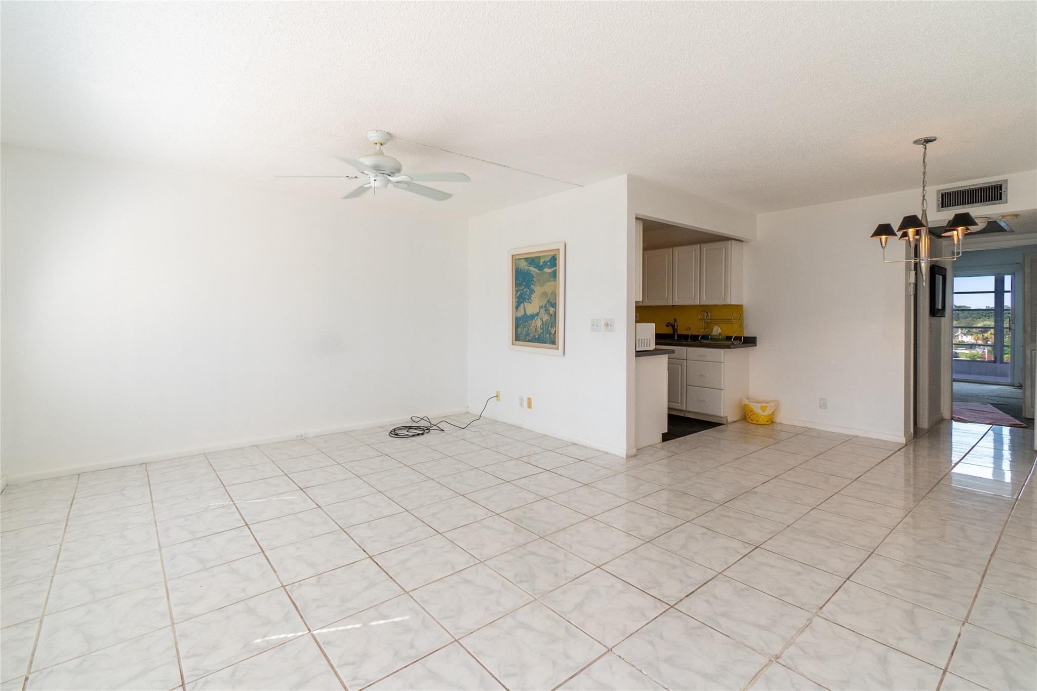 4035 Cambridge B 4035, Deerfield Beach, FL 33442, Deerfield Beach - Photo 4