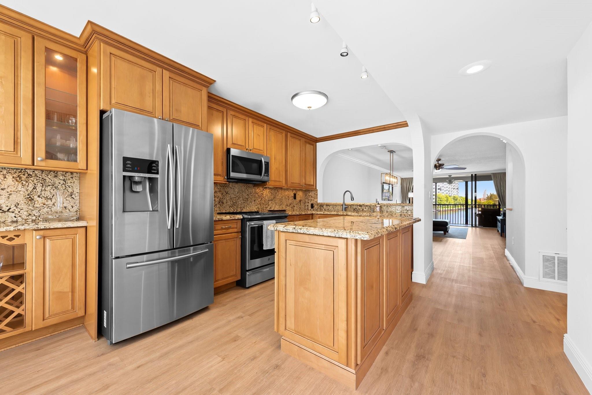 1100 SE 5th Court 33, Pompano Beach, FL 33060, Pompano Beach - Photo 2