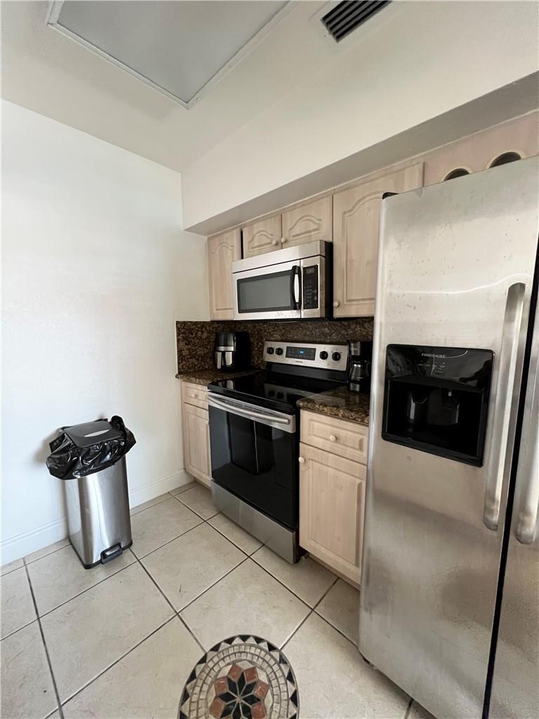 225 E 41st Street, Hialeah, FL 33013, Hialeah - Photo 4