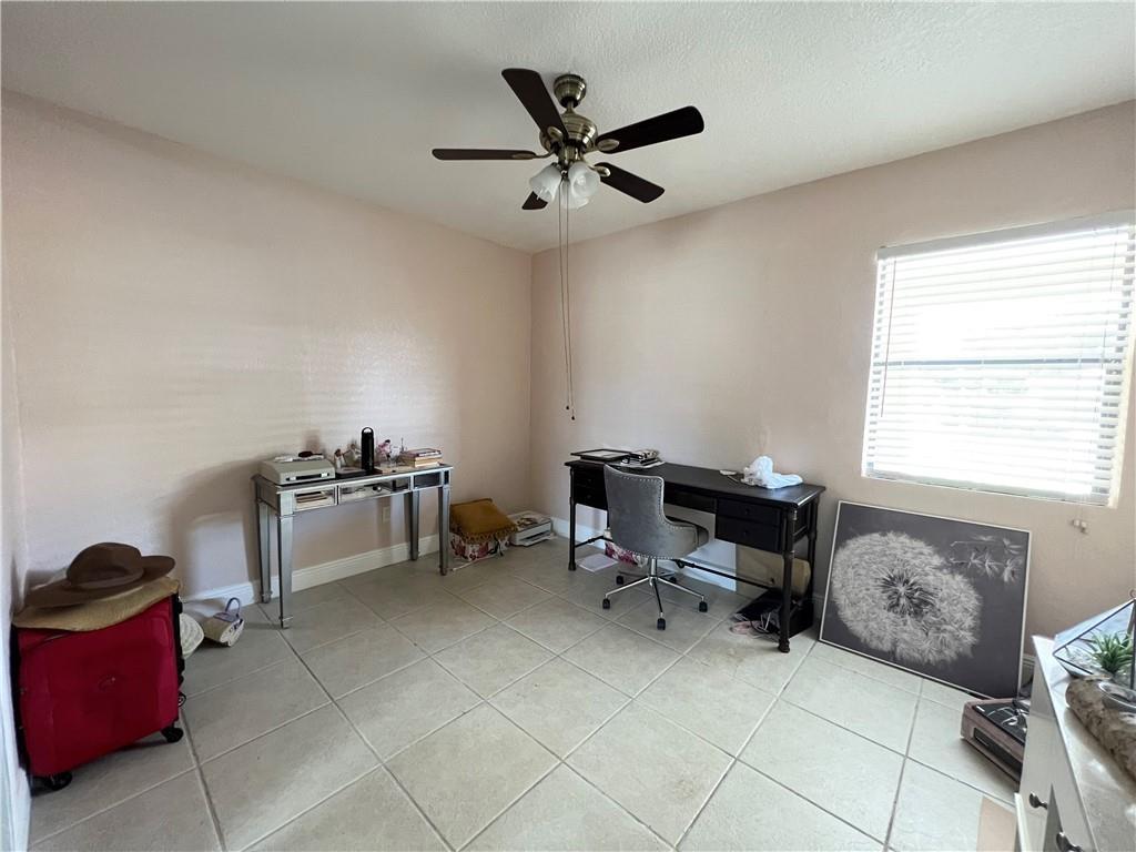 225 E 41st Street, Hialeah, FL 33013, Hialeah - Photo 5