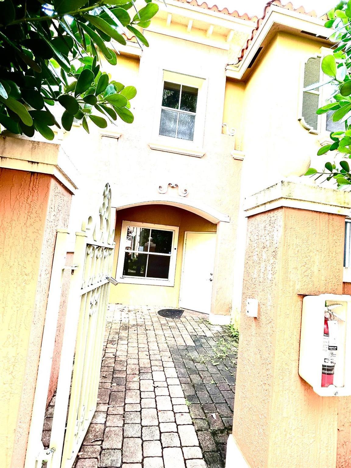 732 SW 106th Avenue, Hollywood, FL 33025, Hollywood - Photo 3