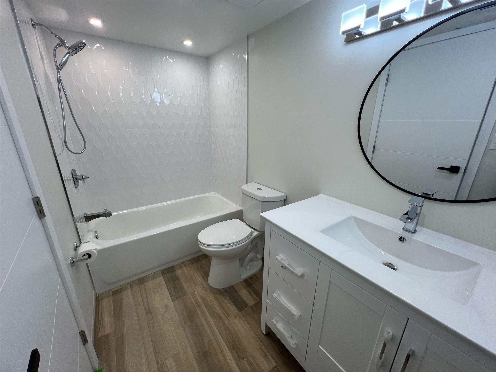 2550 SW 18th Terrace 1810, Fort Lauderdale, FL 33315, Fort Lauderdale - Photo 2