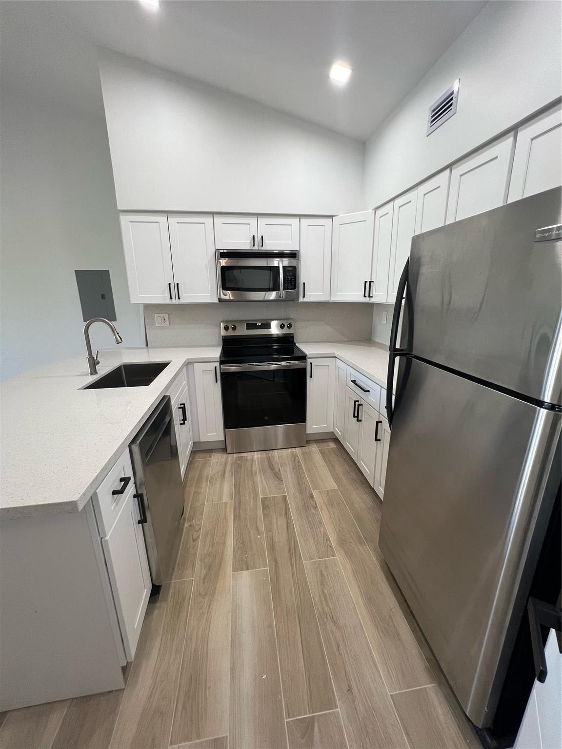 2550 SW 18th Terrace 1810, Fort Lauderdale, FL 33315, Fort Lauderdale - Photo 4