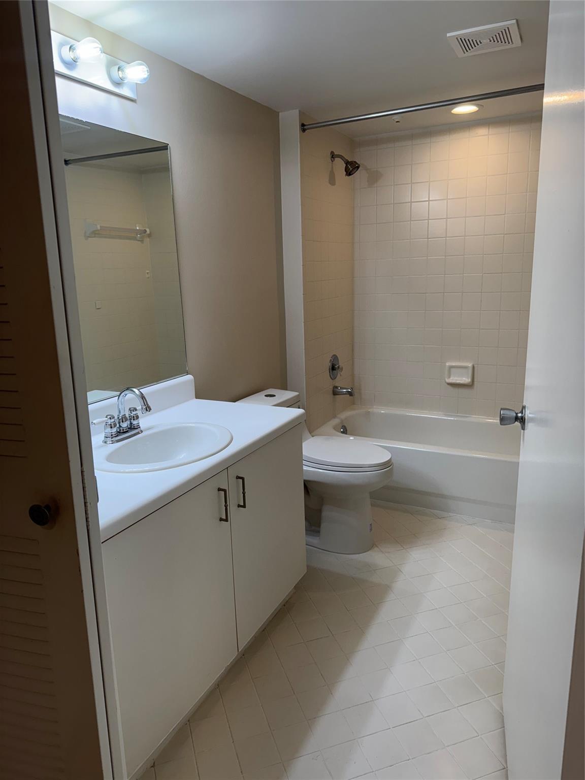 571 SW 142nd Avenue 413-O, Pembroke Pines, FL 33027, Pembroke Pines - Photo 4