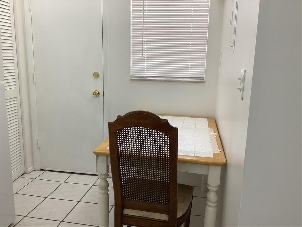 1710 NE 191st Street, Miami, FL 33179, Miami - Photo 2