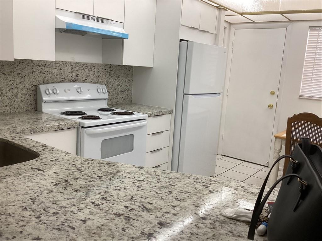 1710 NE 191st Street, Miami, FL 33179, Miami - Photo 3