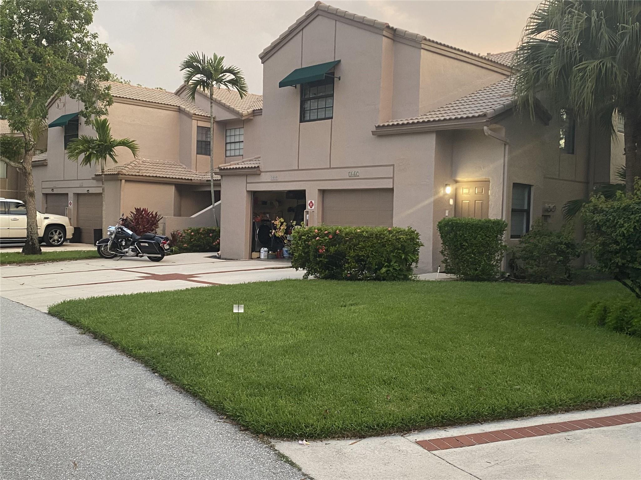 1668 Cypress Pointe Drive 1668, Coral Springs, FL 33071, Coral Springs - Photo 3