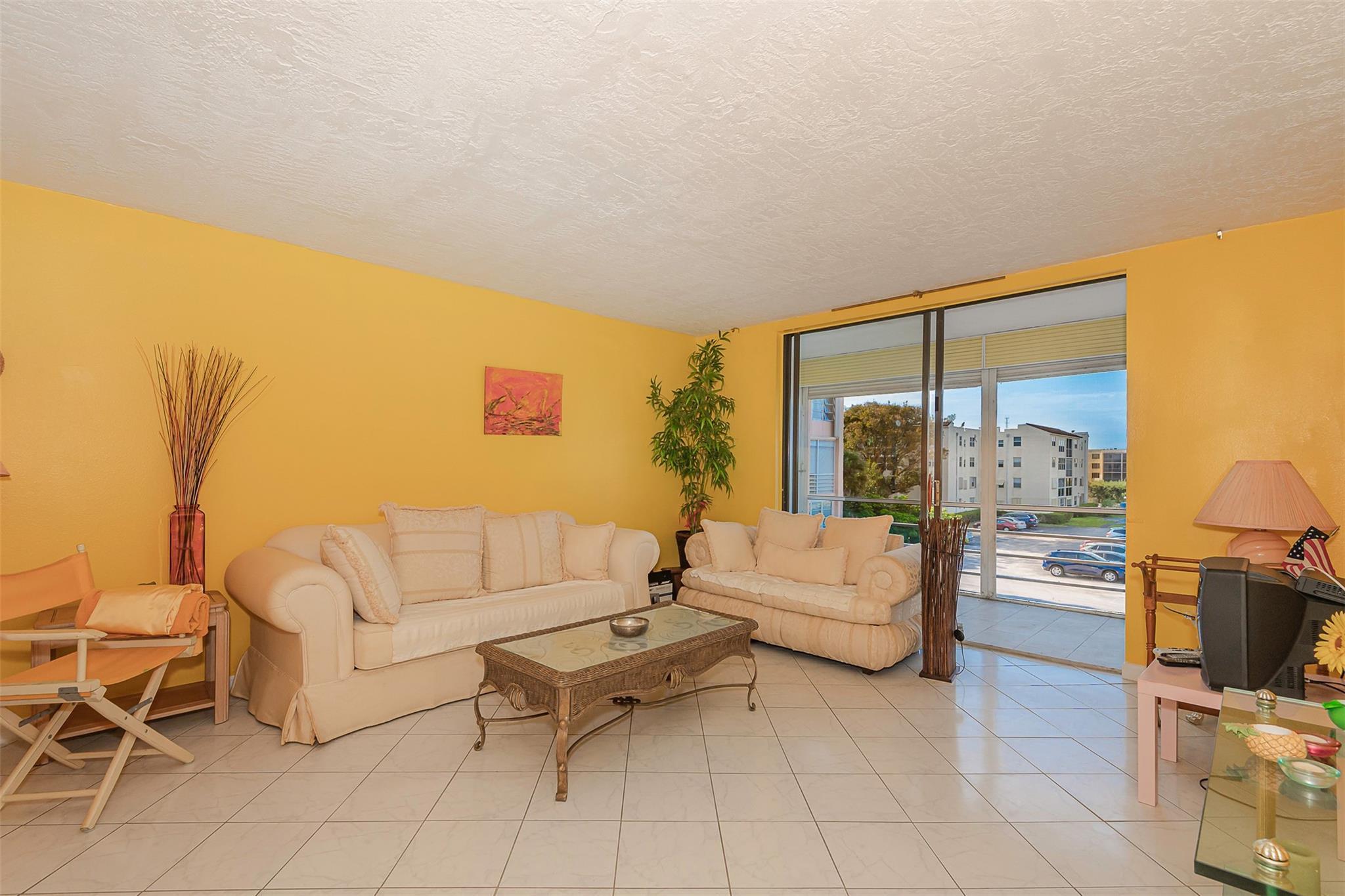 2861 Somerset Drive 317, Lauderdale Lakes, FL 33311, Lauderdale Lakes