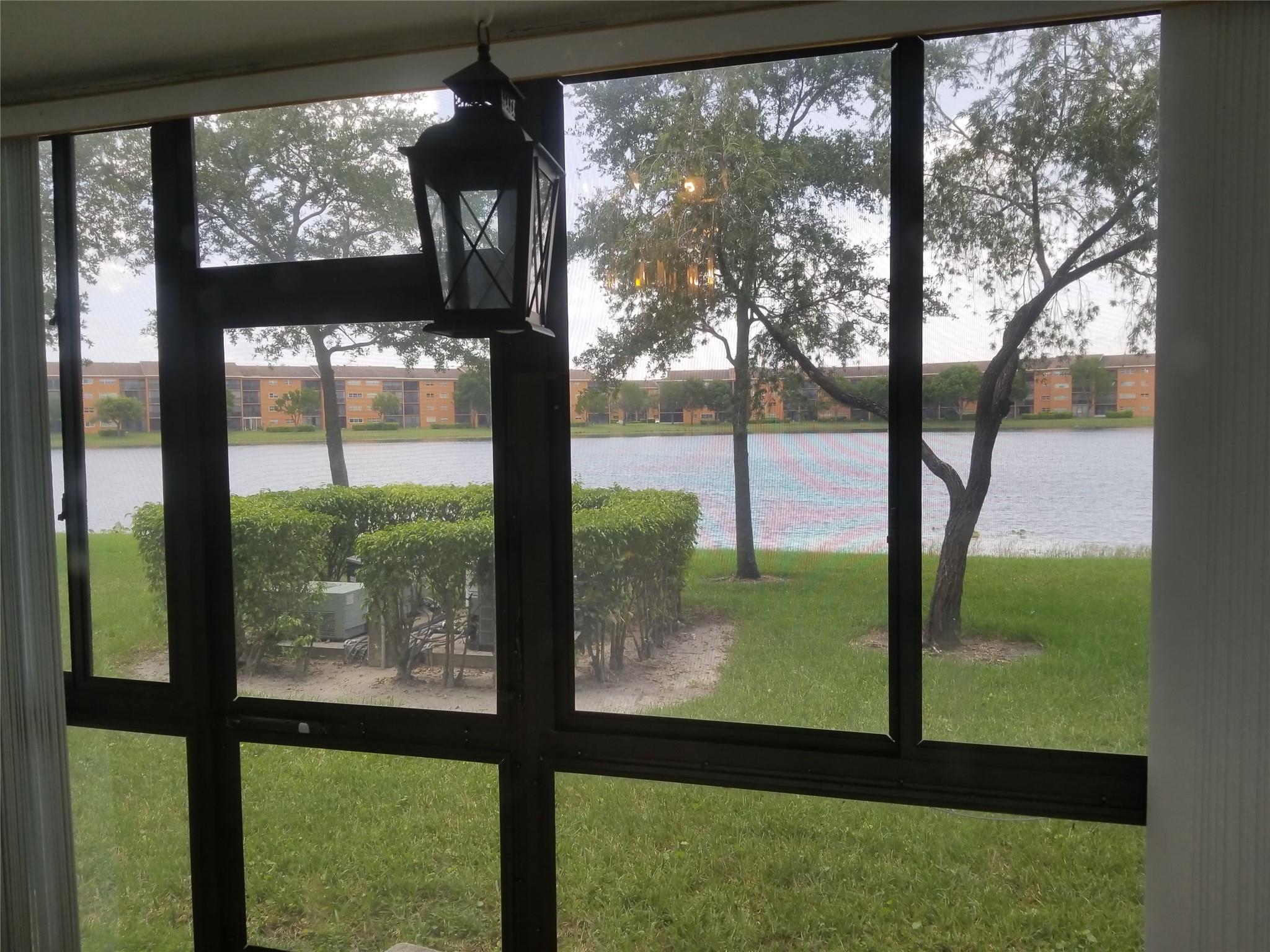 , Pembroke Pines - Photo 3