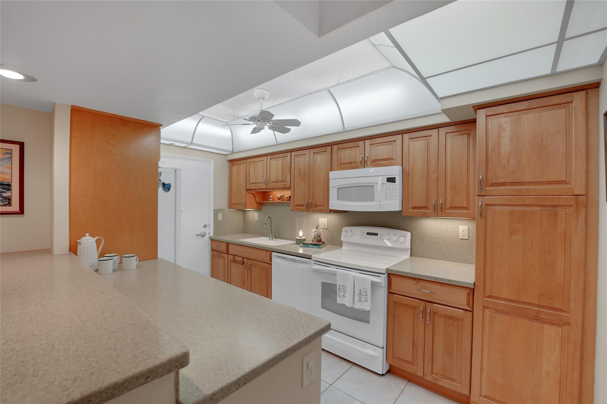 3200 NE 36th Street 319, Fort Lauderdale, FL 33308, Fort Lauderdale - Photo 5