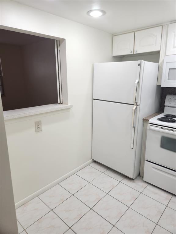 218 Farnham J 218, Deerfield Beach, FL 33442, Deerfield Beach - Photo 2