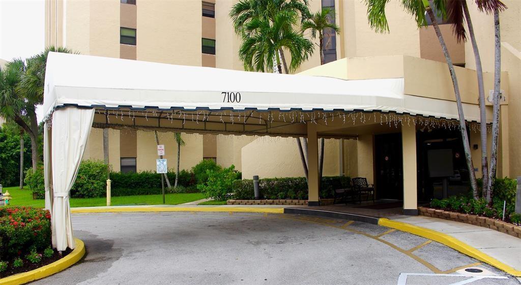 , Lauderhill - Photo 3