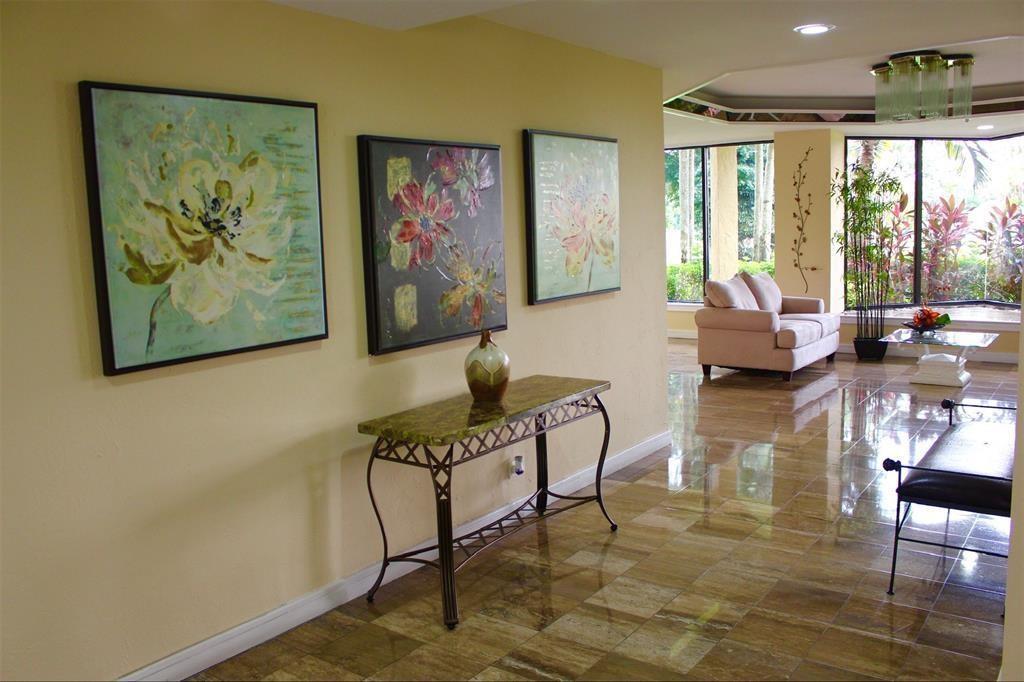 , Lauderhill - Photo 5