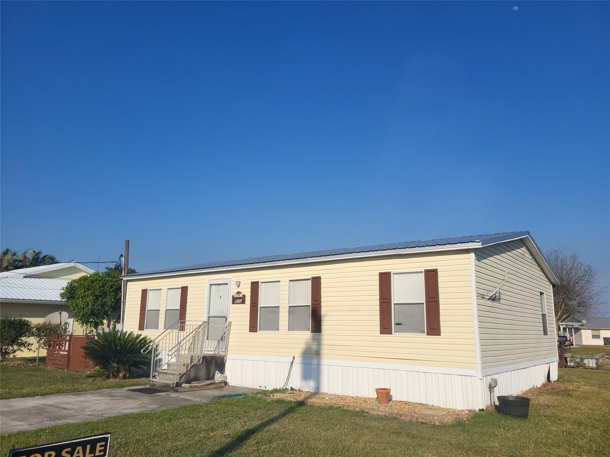 1057 Blue Heron, Moore Haven, FL 33471, Moore Haven - Photo 2