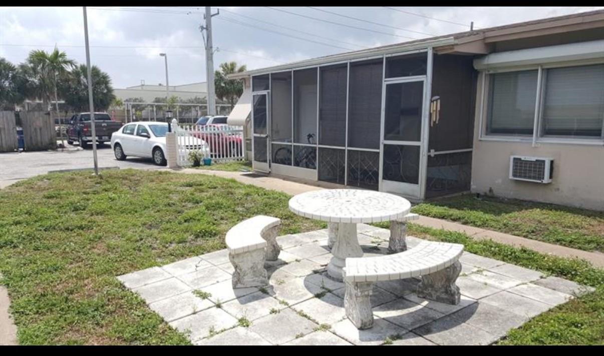 2213 Lincoln Street, Hollywood, FL 33020, Hollywood - Photo 2