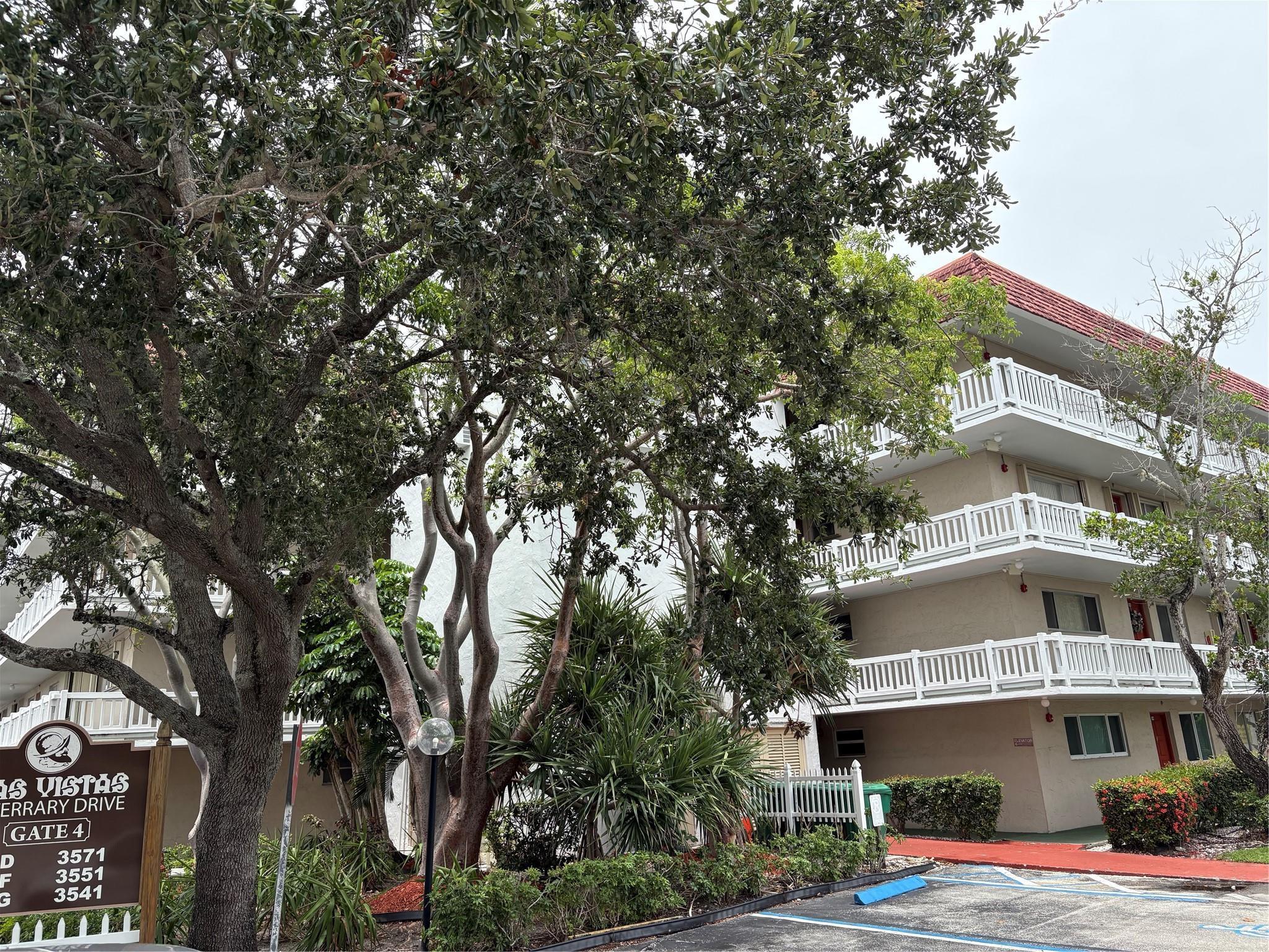 3571 Inverrary Drive 209, Lauderhill, FL 33319, Lauderhill