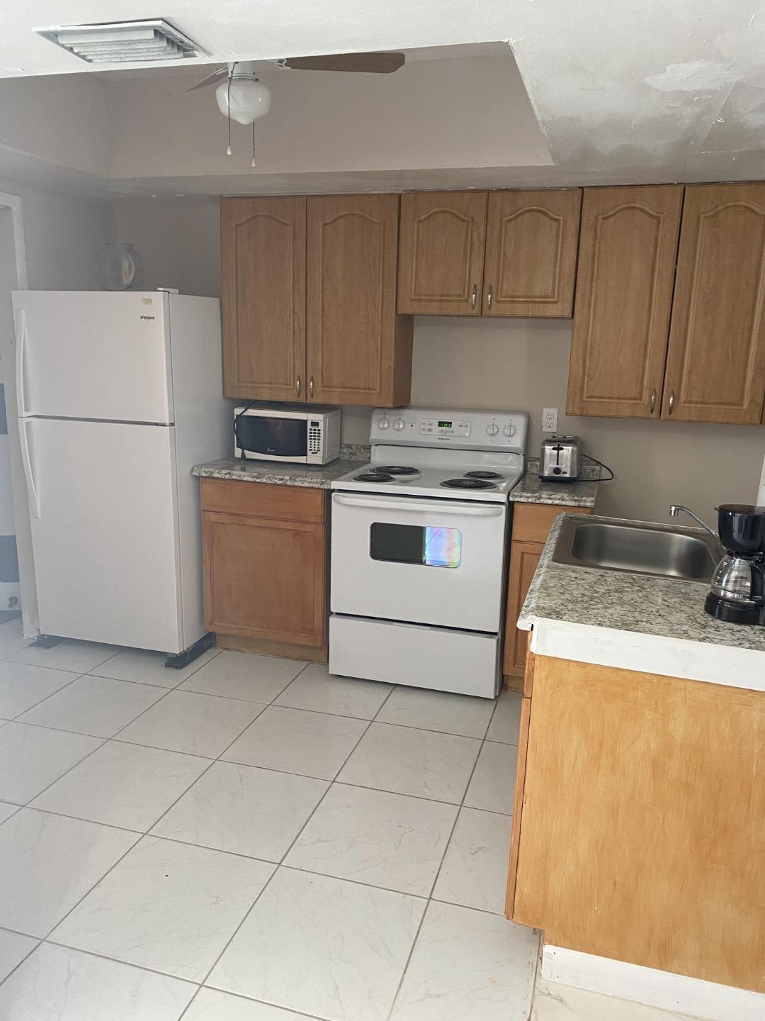 1110 S 29th Avenue, Hollywood, FL 33020, Hollywood - Photo 3