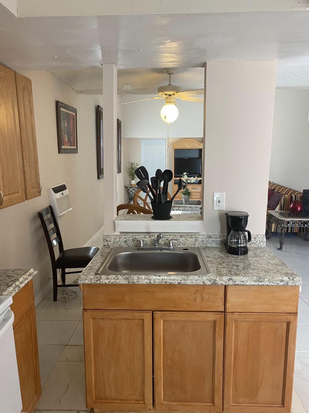 1110 S 29th Avenue, Hollywood, FL 33020, Hollywood - Photo 5