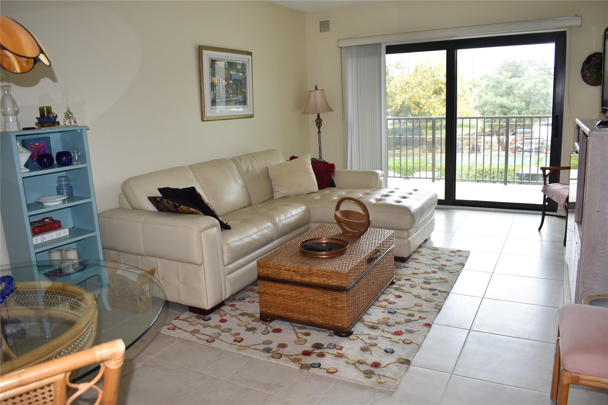 900 River Reach Drive 214, Fort Lauderdale, FL 33315, Fort Lauderdale - Photo 2