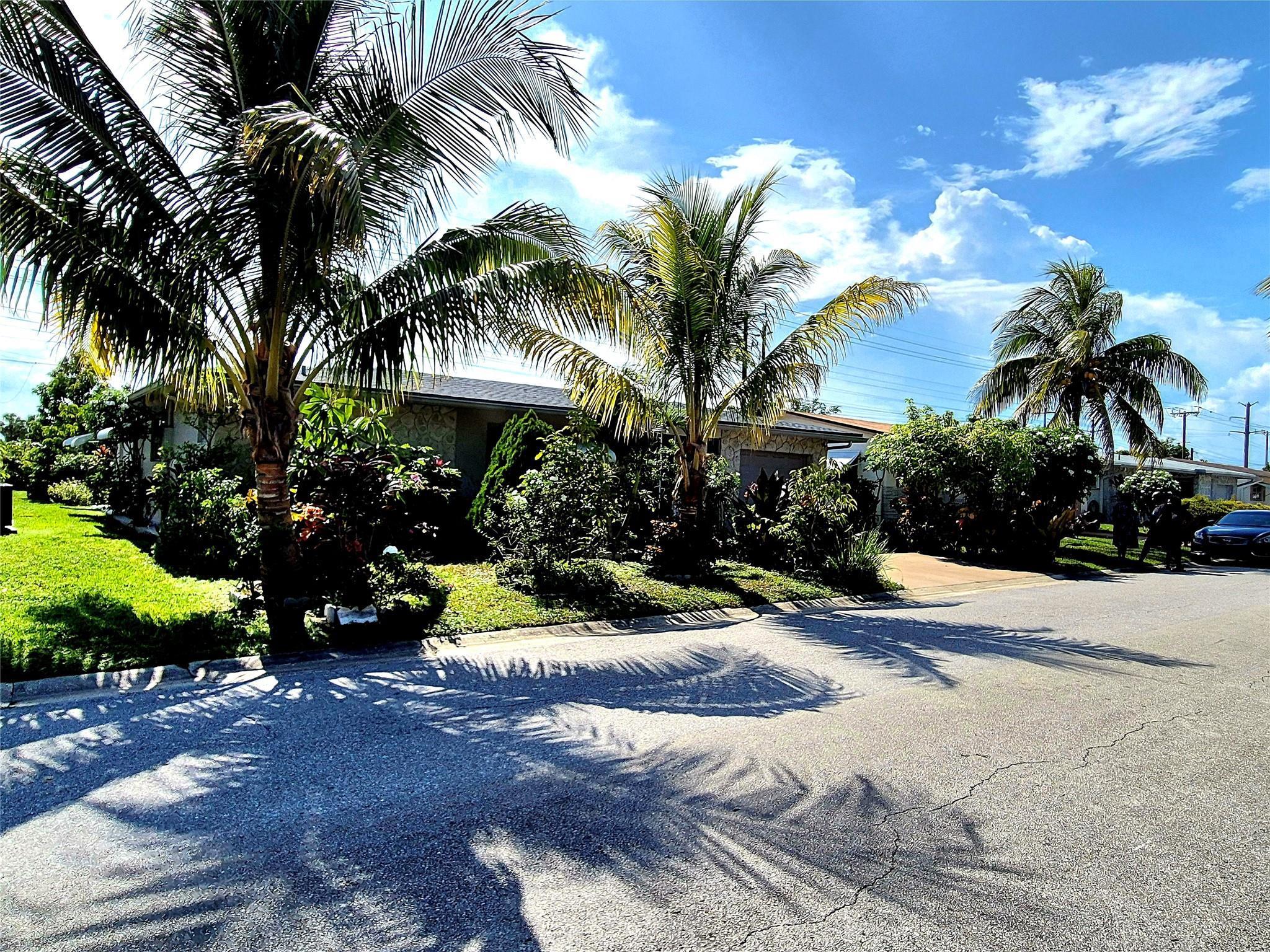 1390 NW 70th Lane, Margate, FL 33063, Margate - Photo 2