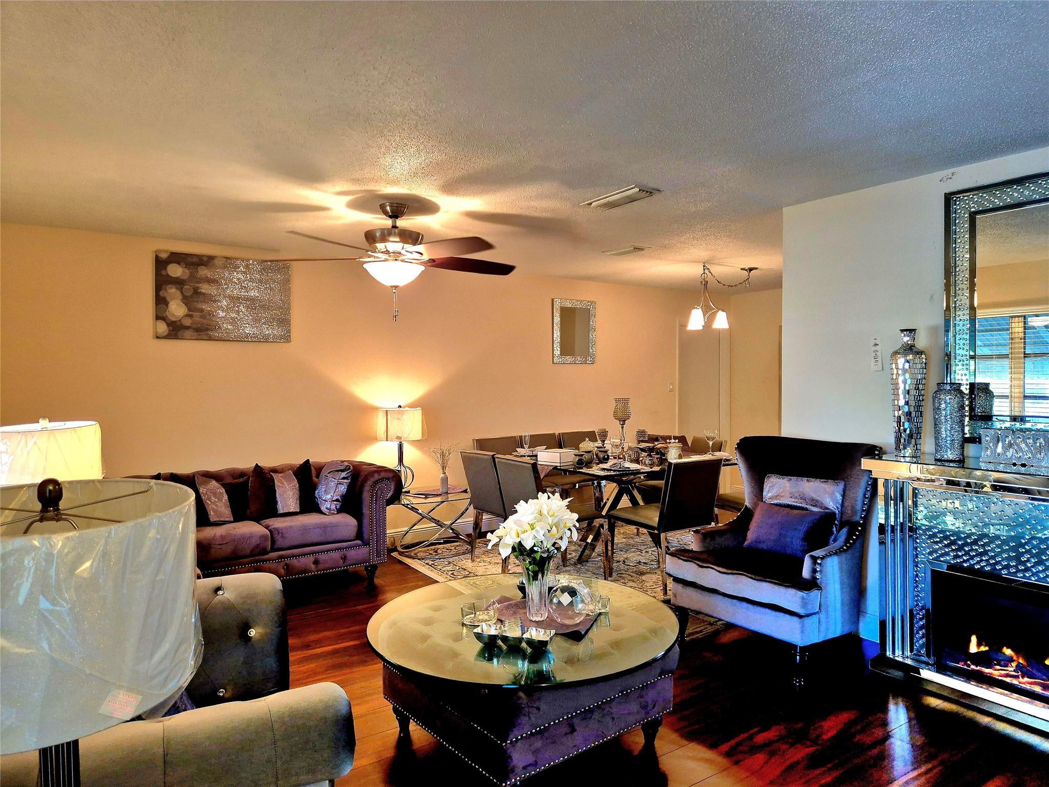 1390 NW 70th Lane, Margate, FL 33063, Margate - Photo 4