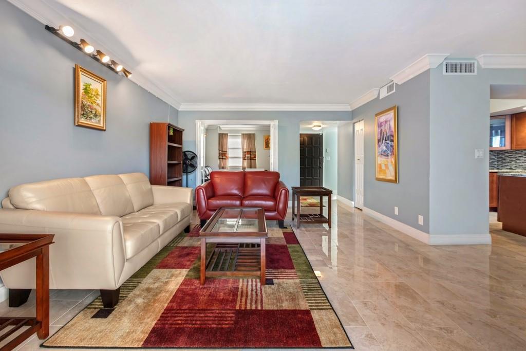 6010 S Falls Circle Drive 405, Lauderhill, FL 33319, Lauderhill - Photo 5